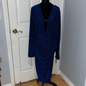 Low V long sleeve midi dress